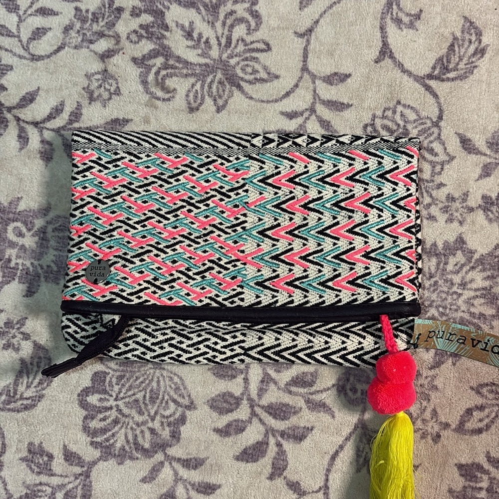 NWT Pura Vida Vibrant Pink and Black Zigzag Tapestry Style Clutch